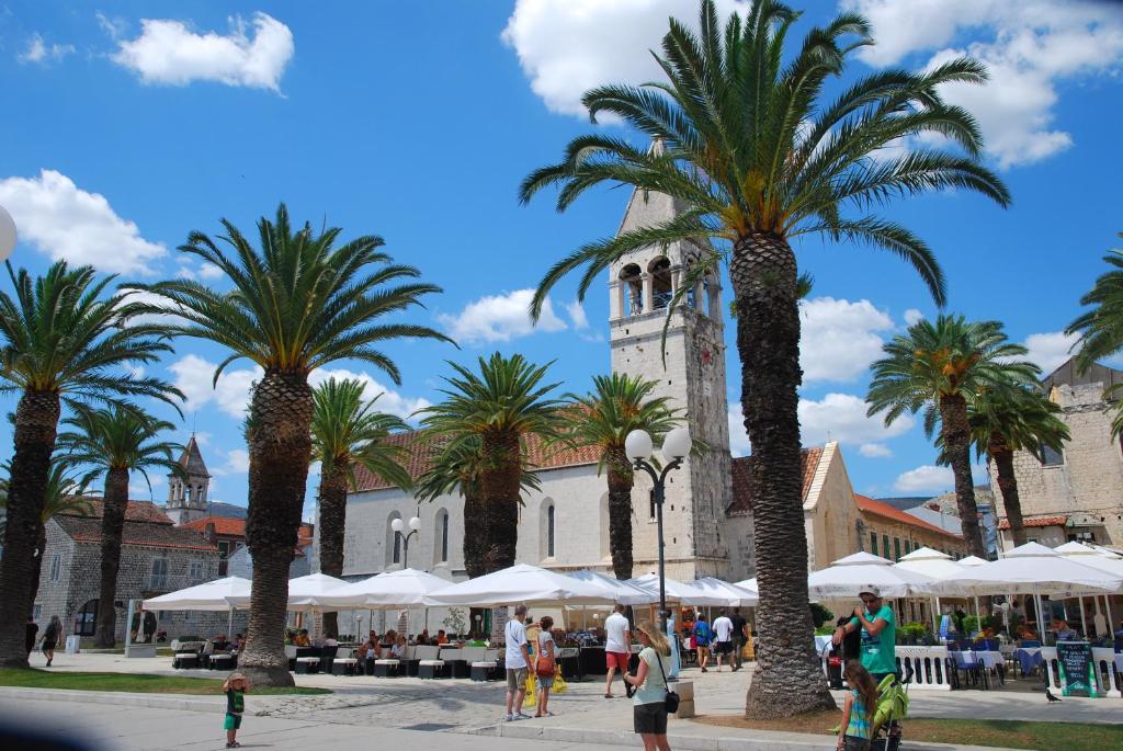 Apartments Zdravko Trogir Exterior foto